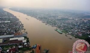 Sungai Kapuas yang terletak di Kota Pontianak, Kalbar. Sumber foto: Antara Sungai Kapuas yang terletak di Kota Pontianak, Kalbar. Sumber foto: Antara