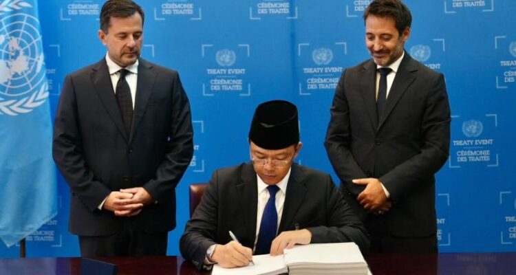 Menteri Luar Negeri Sugiono mewakili Pemerintah Indonesia menandatangani Konvensi PBB tentang Kejahatan Siber di Markas Besar PBB di New York, Amerika Serikat pada Kamis (24/9/2026). Sumber foto: Antara