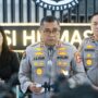 Kadiv Humas Polri Irjen Pol. Johnny Eddizon Isir (tengah). Sumber foto: Antara