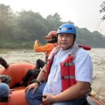 Bogor District Head Rudy Susmanto inspects the Cileungsi River in Bogor District, West Java, Saturday (Sept. 19, 2026). Photo Source: Antara