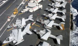 Ilustrasi - Kapal induk AS, USS Abraham Lincoln yang lama beroperasi dalam Operasi Militer di Iran. Sumber foto: Indomaritim.com/Ist Ilustrasi - Kapal induk AS, USS Abraham Lincoln yang lama beroperasi dalam Operasi Militer di Iran. Sumber foto: Indomaritim.com/Ist