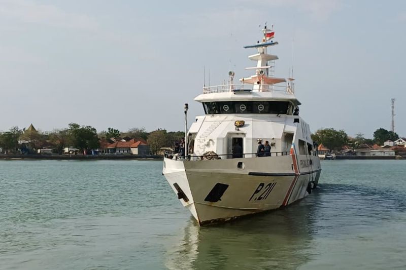 Kapal Negara Patroli KN Grantin P. 211 diberangkatkan untuk memperkuat operasi SAR pencarian korban KMP Virgo Transport 8 di Perairan Laut Jawa. Sumber foto: Antara