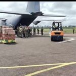 Pesawat Hercules TNI AU mengangkut sebanyak 12,5 ton beras dari Bandara Mozes Kilangin Timika menuju Dekai, Yahukimo, Papua Pegunungan, Jumat (4/9/2026). Sumber foto: Antara