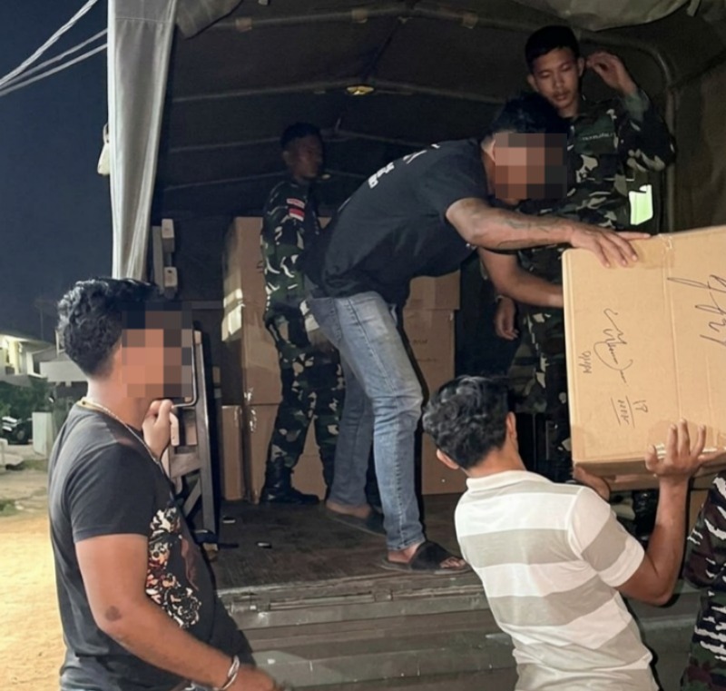 Kodaeral XI melaksanakan pemusnahan barang hasil penindakan berupa 94 dus rokok ilegal dengan jumlah keseluruhan 1.498.800 batang. Sumber foto: Dinas Penerangan Kodaeral XI. Kodaeral XI melaksanakan pemusnahan barang hasil penindakan berupa 94 dus rokok ilegal dengan jumlah keseluruhan 1.498.800 batang. Sumber foto: Dinas Penerangan Kodaeral XI.