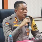 Kabid Humas Polda Kalsel Kombes Pol Nur Khamid memberikan keterangan di Banjarmasin, Sabtu malam (26/9/2026). Sumber foto: Antara