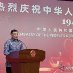 Menteri Koordinator bidang Politik dan Keamanan Djamari Chaniago menyampaikan sambutannya dalam perayaan Hari Nasional ke-77 Republik Rakyat China di Jakarta, Selasa malam (22/9/2026). Sumber foto: Antara