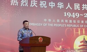 Menteri Koordinator bidang Politik dan Keamanan Djamari Chaniago menyampaikan sambutannya dalam perayaan Hari Nasional ke-77 Republik Rakyat China di Jakarta, Selasa malam (22/9/2026). Sumber foto: Antara Menteri Koordinator bidang Politik dan Keamanan Djamari Chaniago menyampaikan sambutannya dalam perayaan Hari Nasional ke-77 Republik Rakyat China di Jakarta, Selasa malam (22/9/2026). Sumber foto: Antara