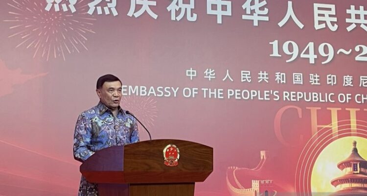 Menteri Koordinator bidang Politik dan Keamanan Djamari Chaniago menyampaikan sambutannya dalam perayaan Hari Nasional ke-77 Republik Rakyat China di Jakarta, Selasa malam (22/9/2026). Sumber foto: Antara