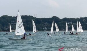 Lomba layar yang berlangsung di Nongsa Point Marina dalam rangka HUT ke-81 TNI yang diselenggarakan oleh Kodaeral IV TNI AL di Batam, Kepri, Jumat (18/9/2026).Sumber foto: Antara Lomba layar yang berlangsung di Nongsa Point Marina dalam rangka HUT ke-81 TNI yang diselenggarakan oleh Kodaeral IV TNI AL di Batam, Kepri, Jumat (18/9/2026).Sumber foto: Antara
