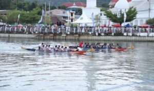 Arsip. Sungai Malili saat dimanfaatkan untuk kegiatan wisata air dan lainnya. Sumber foto: Antara