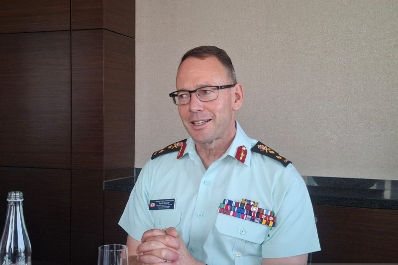 Perwakilan Militer Senior untuk Indo-Pasifik (Senior Military Representative for the Indo-Pacific/SMR-IP) dari Kanada, Letnan Jenderal Derek Macaulay, bertemu dengan media dalam acara media roundtable di Jakarta, Rabu (23/9/2026). Sumber foto: Antara Perwakilan Militer Senior untuk Indo-Pasifik (Senior Military Representative for the Indo-Pacific/SMR-IP) dari Kanada, Letnan Jenderal Derek Macaulay, bertemu dengan media dalam acara media roundtable di Jakarta, Rabu (23/9/2026). Sumber foto: Antara