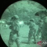 Pasukan Korps Marinir mengikuti latihan menembak saat malam hari dalam ajang Latihan Gabungan Bersama (Latgabma) Super Garuda Shield (SGS) 2026 di Batalyon Infanteri 9 Marinir, Teluk Pandan, Pesawaran, Lampung, Kamis (4/9/2026). Sumber foto: Antara