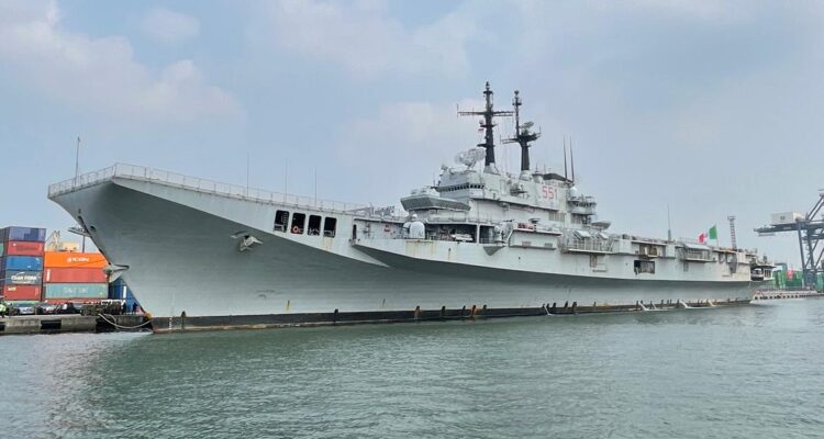 Kapal induk ITS Giuseppe Garibaldi yang akan berpangkalan di Lampung setelah menjadi KRI Sriwijaya-100. Sumber foto: indomaritim.com/RR