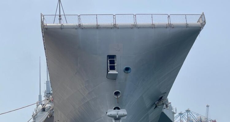 KRI Sriwijaya-100 sandar di Dermaga 107 Pelabuhan Tanjung Priok, Jakarta, Minggu (27/9). Foto: indomaritim.com/Hes