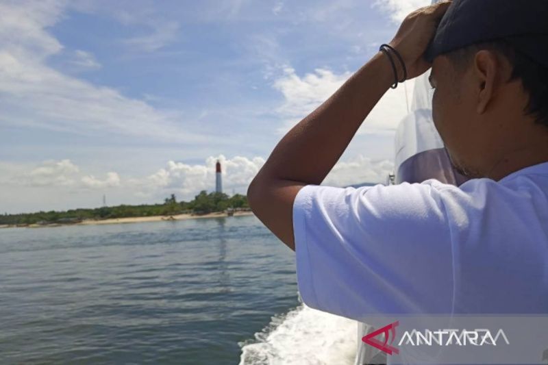 Kapal penumpang akan sandar di Pelabuhan Tanjung Kalian Kabupaten Bangka Barat. Sumber foto: Antara Kapal penumpang akan sandar di Pelabuhan Tanjung Kalian Kabupaten Bangka Barat. Sumber foto: Antara
