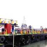 Kapal Royal I Cargo sandar di Pelabuhan Belitung dengan membawa muatan 1.000 kilo liter pertalite dan 320 kilo liter pertamax di Tanjungpandan, Sabtu (26/9/2026). Sumber foto: Antara