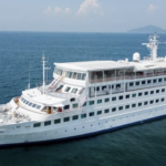 Kapal MV Doulus Hope yang merupakan kapal perpustakaan terapung internasional dengan 2.000 buku. Sumber foto: indomaritim.com/Ist
