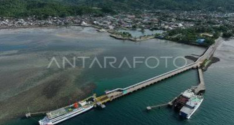 Pelabuhan Bajoe. Sumber foto: Antara