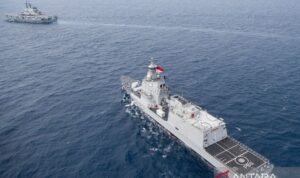 Italian Navy aircraft carrier ITS Giuseppe Garibaldi-551 (left) sails alongside Indonesian Navy warship KRI Prabu Siliwangi-321 (right) in the waters off Bangka, Bangka Belitung, Thursday (Sept. 17, 2026). KRI Brawijaya-320, KRI Prabu Siliwangi-321, two AS565 Panther helicopters, and Cassa NC212 and CN-235 aircraft also took part in welcoming and escorting the Italian carrier, which was donated to the Indonesian Navy, as it entered Indonesian Archipelagic Sea Lane I. Photo Source: Antara News Agency