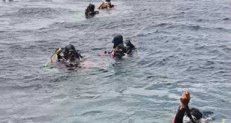 Arsip foto - Tim SAR mencari wisatawan Malaysia yang dilaporkan hilang saat menyelam di perairan Pulau Weh, Sabang, Aceh, Kamis (17/9/2026). Sumber foto: Antara