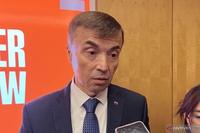 Duta Besar Rusia untuk Indonesia Sergei Tolchenov saat ditemui seusai konferensi pers “roadshow” Komite Pariwisata Kota Moskow (Mostourism) di Jakarta, Selasa (1/9/2026). Sumber foto: Antara Duta Besar Rusia untuk Indonesia Sergei Tolchenov saat ditemui seusai konferensi pers “roadshow” Komite Pariwisata Kota Moskow (Mostourism) di Jakarta, Selasa (1/9/2026). Sumber foto: Antara