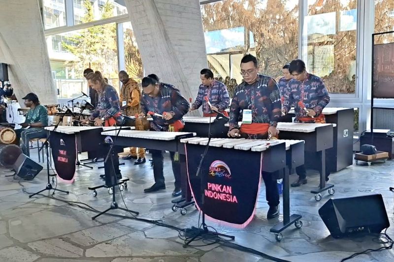 Acara "Celebrating Kolintang" di Markas Besar UNESCO, Paris pada Kamis (1/10/2026). Sumber foto: Antara Acara "Celebrating Kolintang" di Markas Besar UNESCO, Paris pada Kamis (1/10/2026). Sumber foto: Antara