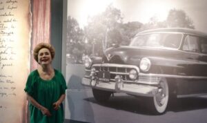 Photo file: Istri keenam Presiden pertama Republik Indonesia Sukarno, Ratna Sari Dewi saat mengunjungi pameran arsip statis Sukarno di Gedung ANRI, Jakarta Barat. Sumber foto: Antara Photo file: Istri keenam Presiden pertama Republik Indonesia Sukarno, Ratna Sari Dewi saat mengunjungi pameran arsip statis Sukarno di Gedung ANRI, Jakarta Barat. Sumber foto: Antara