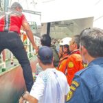 Tim SAR gabungan mengevakuasi lima orang hilang kontak di perairan Kabupaten Banggai Laut ke Pelabuhan Luwuk Kabupaten Banggai, Sulawesi Tengah, Jumat (16/10/2026). Sumber foto: Antara