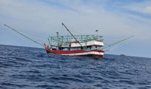 Nelayan menangkap ikan di perairan Natuna, Kepulauan Riau pada Agustus 2026. Sumber foto: Antara Nelayan menangkap ikan di perairan Natuna, Kepulauan Riau pada Agustus 2026. Sumber foto: Antara