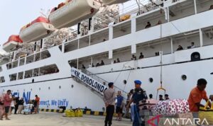 KM Dorolonda sandar perdana di Pelabuhan Donggala, Sulawesi Tengah, Sabtu (31/10/2026) yang sebelumnya melayani trayek di Pelabuhan Pantoloan Palu. Sumber foto: Antara