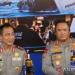 Kapolda Jawa Tengah Irjen Pol Roy Hardi Siahaan (kiri). Sumber foto: Antara