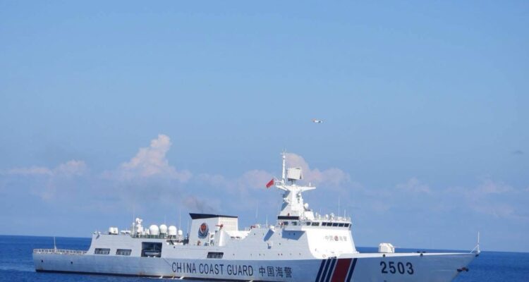 Kapal penjaga pantai China-2503. Sumber foto: indomaritim.com/Philippine Information Agency