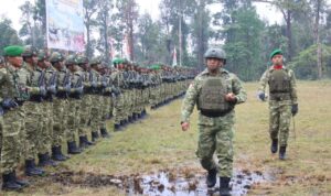 Upacara peringatan Hari Ulang Tahun Tentara Nasional Indonesia (HUT TNI) ke-81 Tahun 2026 digelar di Kabupaten Yahukimo, Senin (5/10/2026). Foto: Puspen TNI.