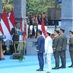 Presiden Prabowo menganugerahkan Tanda Kehormatan Bintang Mahaputera kepada tujuh jenderal TNI. Sumber foto: Pusat Penerangan TNI
