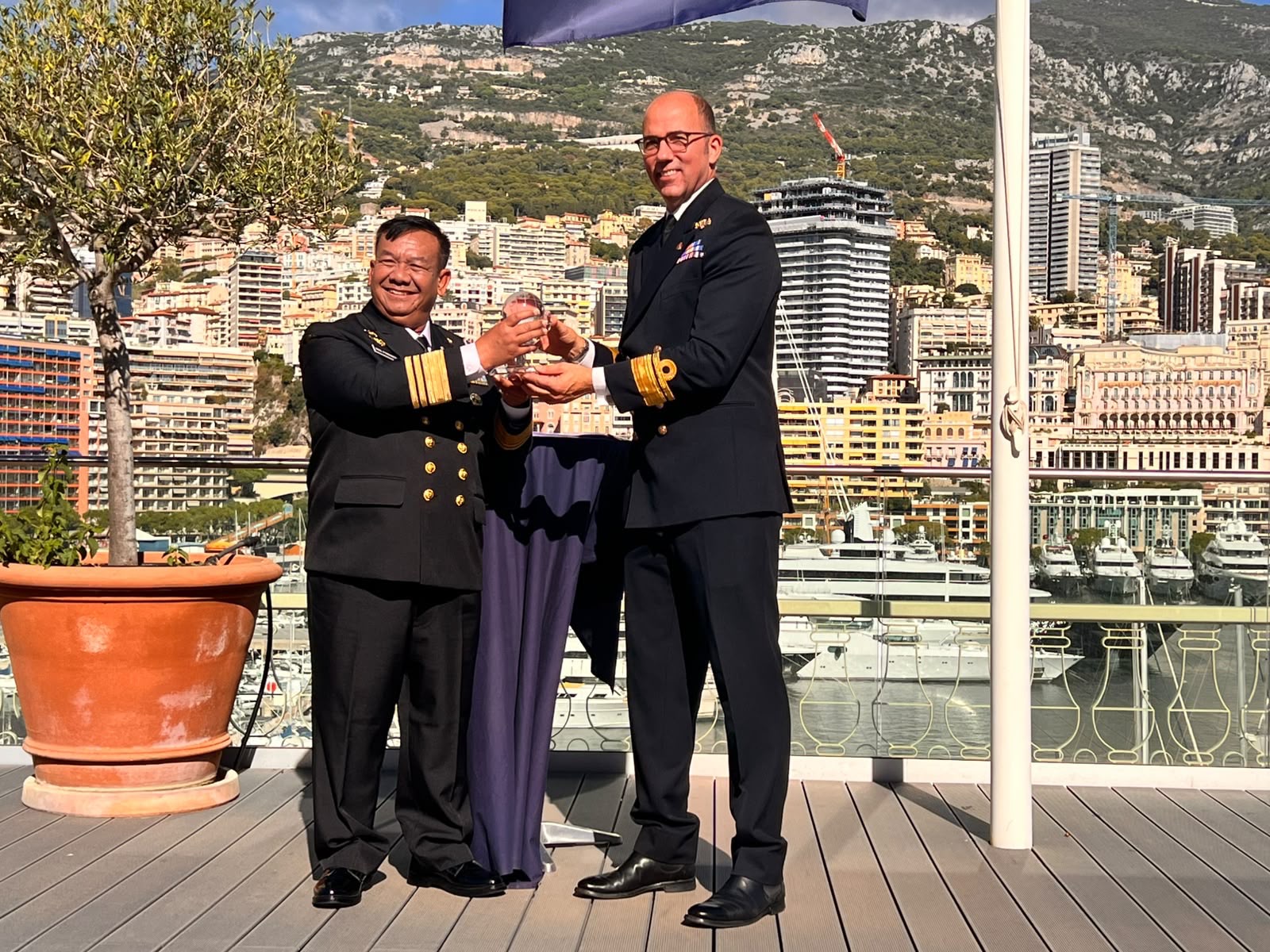 Vice Admiral Dr. Budi Purwanto, received the 2026 Alexander Dalrymple Award, presented by Rear Admiral Angus Essenhigh OBE, the UK’s National Hydrographer and Director of Data Acquisition and Defence at the UK Hydrographic Office (UKHO), on Monday, 12 October. Photo credit: UK Hydrographic Office (UKHO)