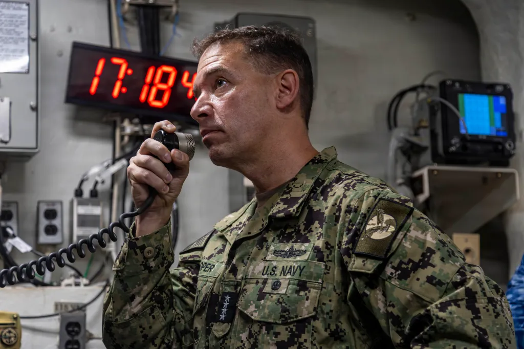 Komandan Komando Pusat Amerika Serikat (CENTCOM) Laksamana Brad Cooper. Sumber foto; Navy Times Komandan Komando Pusat Amerika Serikat (CENTCOM) Laksamana Brad Cooper. Sumber foto; Navy Times