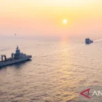 Ilustrasi - Kapal perang Indonesia dan Australia saat latihan bersama di Perairan Utara Pulau Bali. Minggu (18/10/2026). Sumber foto: Antara