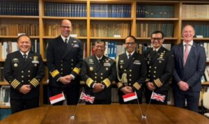 Komandan Pusat Hidro-Oseanografi TNI Angkatan Laut Laksamana Madya TNI Dr. Budi Purwanto, S.T., M.M., bersama Kepala United Kingdom Hydrographic Office (UKHO), Rear Admiral Angus Essenhigh OBE. menandatangani perjanjian kerja sama (Cooperation Arrangement) bilateral di bidang hidrografi yang dilaksanakan di Monaco, Senin (12/10/2026). Sumber foto: Dispenal Komandan Pusat Hidro-Oseanografi TNI Angkatan Laut Laksamana Madya TNI Dr. Budi Purwanto, S.T., M.M., bersama Kepala United Kingdom Hydrographic Office (UKHO), Rear Admiral Angus Essenhigh OBE. menandatangani perjanjian kerja sama (Cooperation Arrangement) bilateral di bidang hidrografi yang dilaksanakan di Monaco, Senin (12/10/2026). Sumber foto: Dispenal