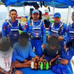 Tiga pelaku pengobaman ikan saat ditangkap di Flores Timur. Sumber foto: Antara