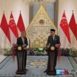 Menteri Luar Negeri (Menlu) RI Arrmanatha Nasir (kanan) dalam pernyataan pers bersama Menlu Singapura Vivian Balakrishnan di Kementerian Luar Negeri RI Jakarta pada Selasa (27/10/2026). Sumber foto: Antara