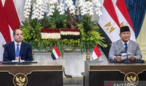 Presiden Prabowo Subianto (kanan) bersama Presiden Mesir Abdel Fattah el-Sisi (kiri) menyampaikan keterangan pers usai pertemuan bilateral di Istana Merdeka, Jakarta, Minggu (11/10/2026). Sumber foto: Antara Presiden Prabowo Subianto (kanan) bersama Presiden Mesir Abdel Fattah el-Sisi (kiri) menyampaikan keterangan pers usai pertemuan bilateral di Istana Merdeka, Jakarta, Minggu (11/10/2026). Sumber foto: Antara