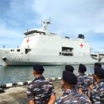 KRI dr. Wahidin Sudirohusodo 991 di pelabuhan Lantamal XIV Sorong Provinsi Papua Barat. Sumber foto: Antara