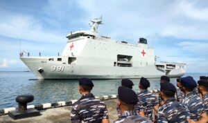 KRI dr. Wahidin Sudirohusodo 991 di pelabuhan Lantamal XIV Sorong Provinsi Papua Barat. Sumber foto: Antara