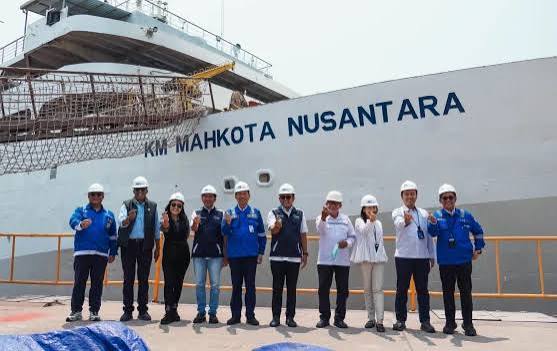 Kapal Motor Penyeberangan "Mahkota Nusantara" selesai menjalani perawatan di PT PAL Surabaya. Sumber foto: Antara Kapal Motor Penyeberangan "Mahkota Nusantara" selesai menjalani perawatan di PT PAL Surabaya. Sumber foto: Antara