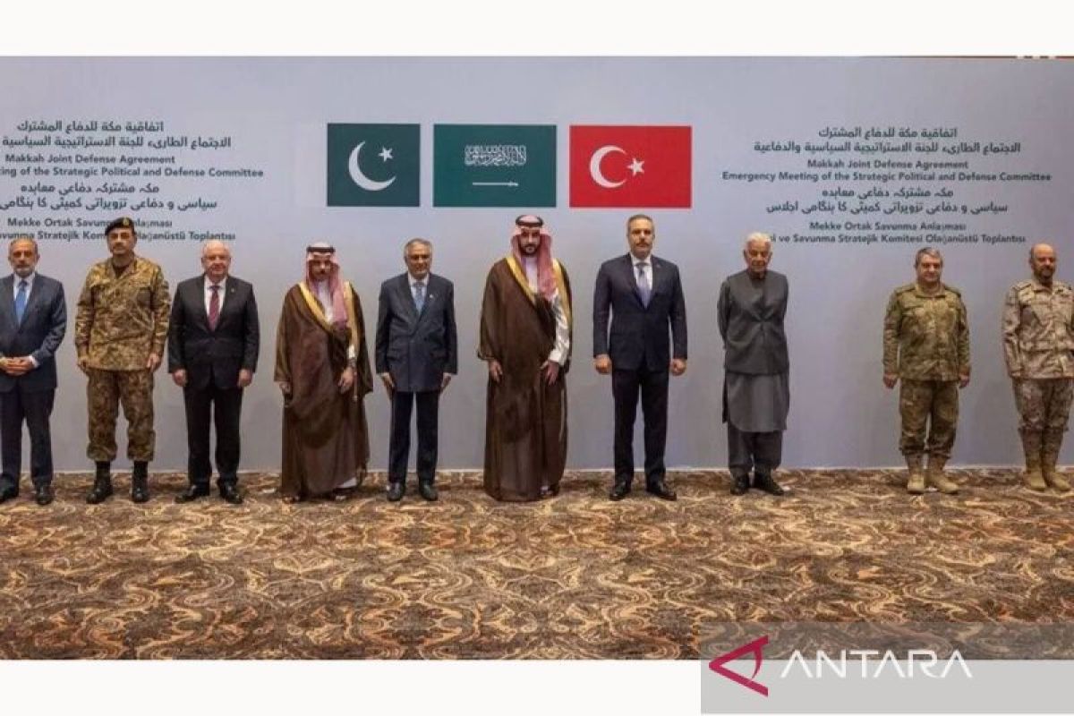 Pakta Pertahanan Makkah ditandatangani 7 Agustus 2026 oleh Arab Saudi, Pakistan, dan Turkiye. Sumber foto: Antara Pakta Pertahanan Makkah ditandatangani 7 Agustus 2026 oleh Arab Saudi, Pakistan, dan Turkiye. Sumber foto: Antara