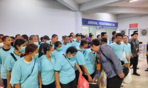 Ilustrasi - Sebanyak 52 PMI deportasi asal Malaysia tiba di Pelabuhan International Ferry Batam Centre, Kota Batam, Kepulauan Riau, Kamis (10/4/2025). Sumber foto: Antara Ilustrasi - Sebanyak 52 PMI deportasi asal Malaysia tiba di Pelabuhan International Ferry Batam Centre, Kota Batam, Kepulauan Riau, Kamis (10/4/2025). Sumber foto: Antara