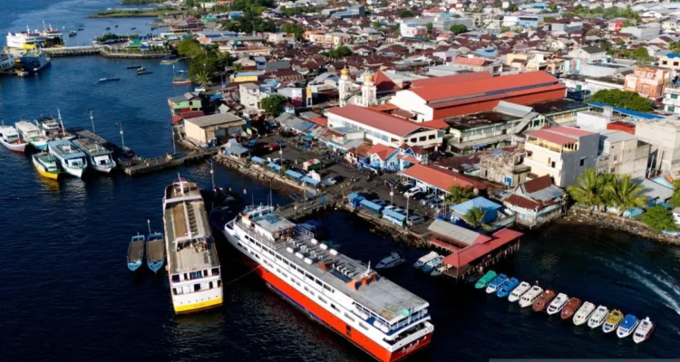 Pelabuhan penyeberangan Bastion di Ternate, Maluku Utara. Sumber foto: Antara